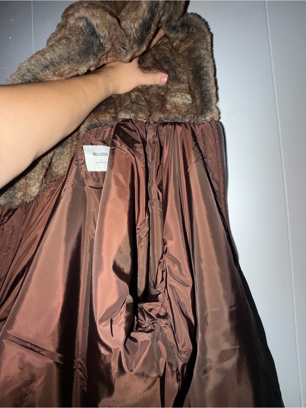 Women Hollister Brown Faux Fur Bomber Jacket size S - Picture 6 of 8